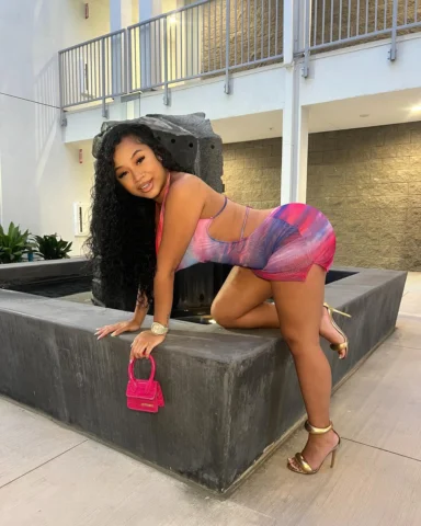 When it comes to pretty, you the pinnacle💕 @FashionNova

Search🔎: Danielle Omb