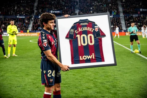 ¡Feliz por ser centenario en el club que me ha dado la oportunidad de jugar en f