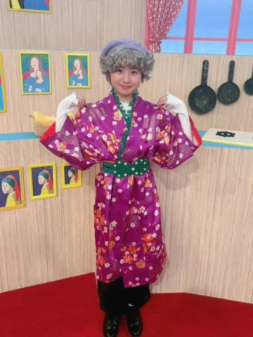 出演情報💁‍♀️

｢ウェルカム！よきまるハウス」に
リサばあが久しぶりに登場します

気がついたかの❓
なんとお衣装が新しくなりました😍
イエーイ😆⤴️