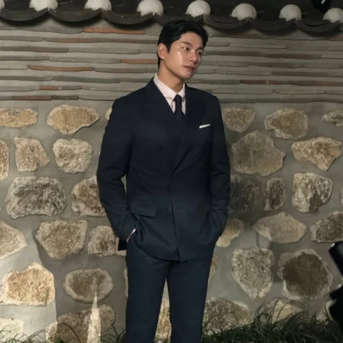 컨피던스맨 ep.4 에서 만나요 ! 
유명한😀