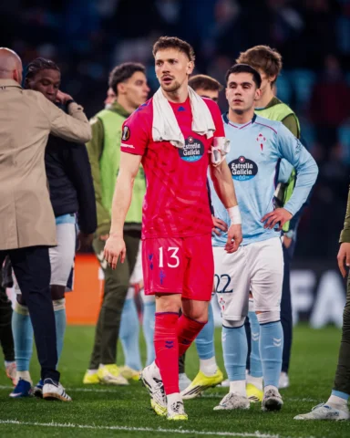 Iremos a Francia para hacer historia.
Con vosotros hasta la muerte. Sempre Celta