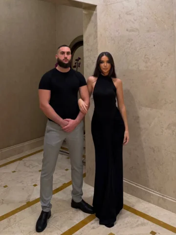 Back with my Bodyguard 🖤