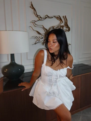Never this early 🦢 @fashionnova