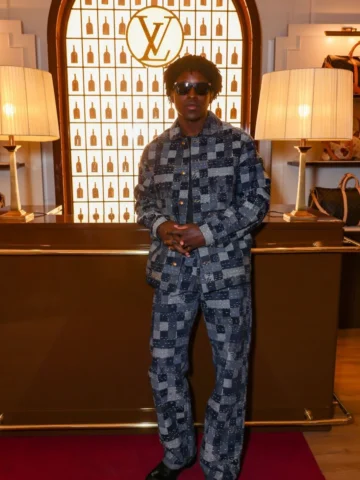 Louis Vuitton Hotel Popup Party 🥳

Clothes: @louisvuitton 
Styled by: @ysmnsabr
