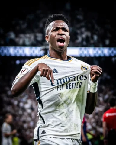 THE STORY CONTINUES...🤍🇧🇷

VINICIUS JR HAS SIGNED A NEW CONTRACT WITH REAL MA