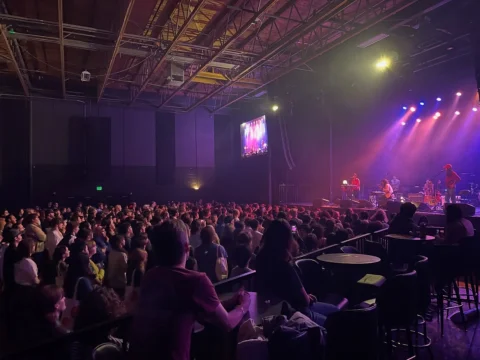 Nov. 14 – Salt Lake City – The Complex

初めて来たユタ州ソルトレイクシティーはこれまで僕たちが訪れたどこの街とも違った雰