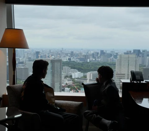 A candid moment in Tokyo, the city where the Michael premiere journey closed. Se