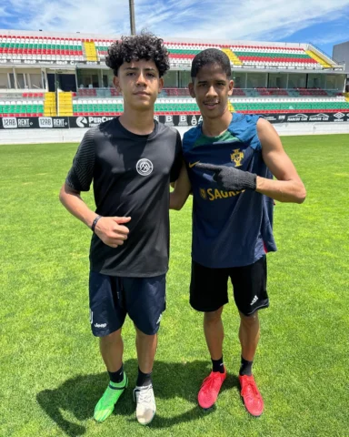 Querem o vídeo com o filho do MELHOR DO MUNDO? 😬
Cristiano Jr. satisfação em co