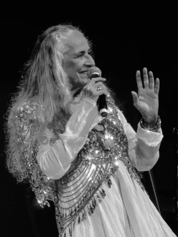 Amor, festa e devoção!

60 anos de carreira de @mariabethaniaoficial 

📸 @branc