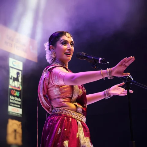 Shinjini Kulkarni’s Soulful Performance at the Kala Ghoda Arts Festival ✨

📸: @