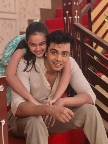 পিকো নিজের দুষ্টু ছোটো মেশোকে শুধু অনস্ক্রিনেই ভয় পায়! 😆🤭❤️

দেখতে থাকুন #para