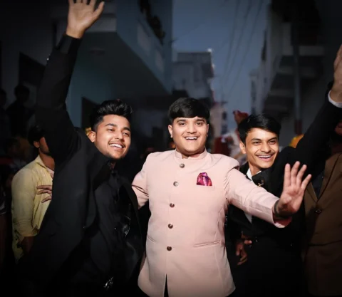 Smiles louder with my brothers✨ @themridul_ @mastani_ujjwal ❤️
