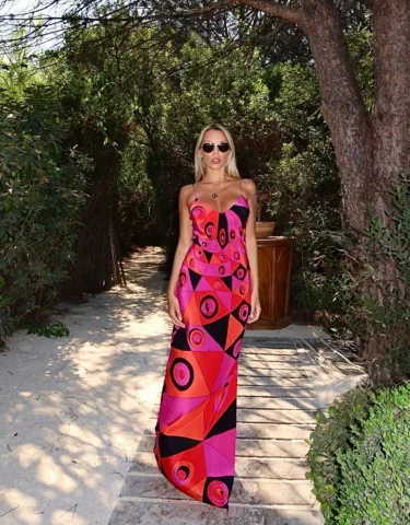S O F

Wearing @emiliopucci 

Lunch at @gigi_restaurant 
& @rampa_keinemusik at 