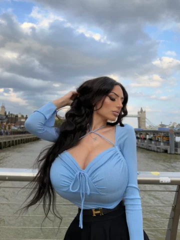 @chiaramazzolaofficial ♥️ Me and London ♥️