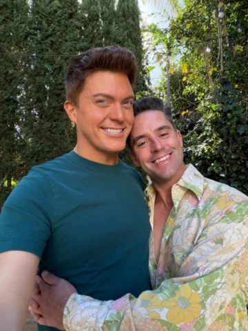 I go Brad, he goes Angelina. No queerbaiting here ☺️