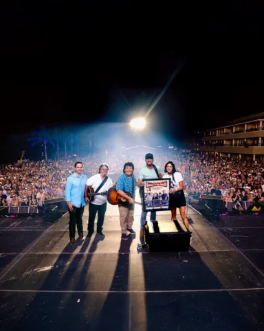 Huge thanks to @lukebryan for having us at @crashmyplaya! Luke has a way of pull