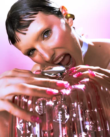 Tastes like Dior Addict. @diorbeauty 

Photos by @topoteran @midnightcreeps_ 
Na