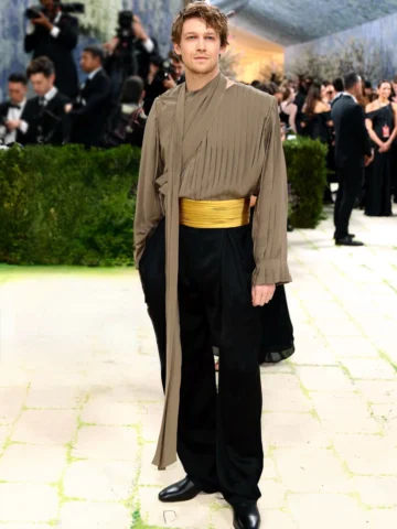 Met x @maisonvalentino @alessandro_michele 🖤💛🩶