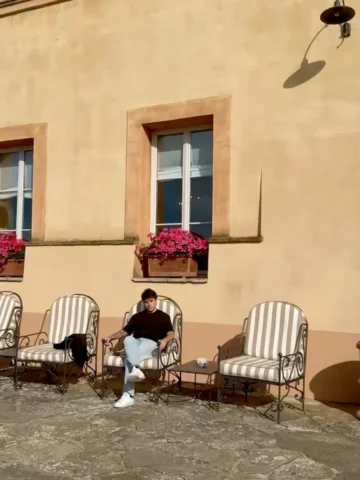 La dolce vita, Belmond style @belmondcastellodicasole 💛 Thanks to the amazing t