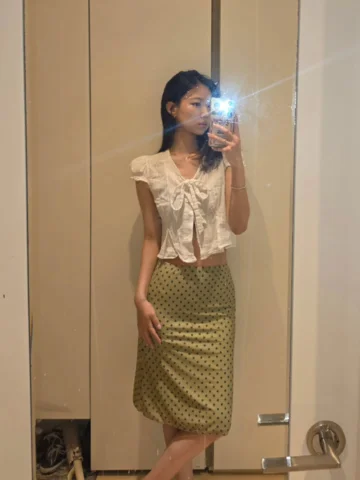 요즘 진짜 셀카 안 찍는 것 같아여,, 더운 여름을 이겨내보자~ 🤘

#일상 #ootd #outfit #코디 #코디추천