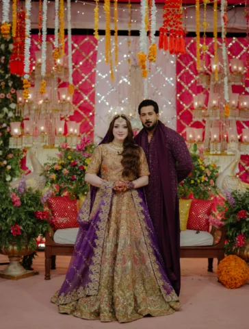 🥺♥️🫂

Styling @stylebykiranraza 
Dress @ahmad.sultaan 
Makeup @zakia_rukia_sal
