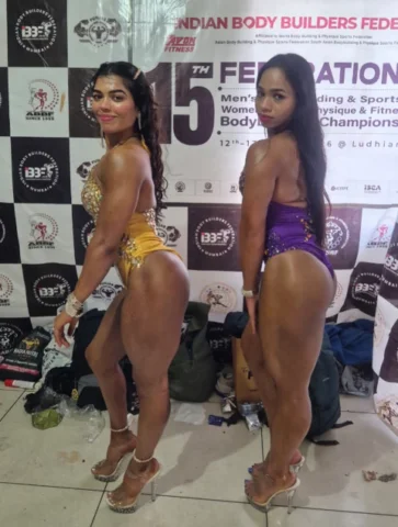 Strong women group 🔥🔥
#strongisbeautiful #posing #bodybuilding #
