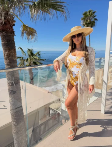 Orange 🍊 County 🧡20 yr Ultimate Girls Trip #rhugt #lovelovelove #oc 
Styles by