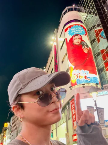 #渋谷 #メルカリ

渋谷に「メルカリおすすめお兄さん」観に行ってきた (^^) 

おっきかった！

あと、蓮もいたから写真撮った (^^) 

#佐久間のイ
