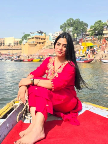 Bus zulfein nahi sambhal rhi thi ✨🦢

[samridhi,samridhisharma,samsquad,Banaras,