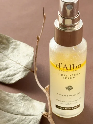 🔆Summer glow simplified with @dalba_global d’Alba White Truffle First Spray Ser