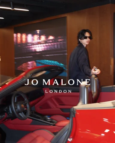 @jomalonelondon 🏎️
Jo Malone London이 하나의 영역을 꽤 영리하게 다시 꺼냈습니다.
단순히 향수와 럭셔리 라이프스타