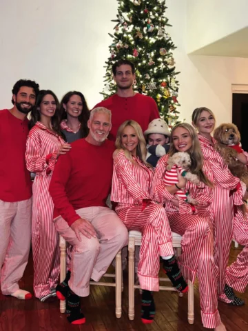This family makes me feel SO merry and bright 🎄❤️🎄