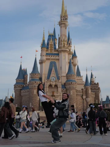 Dad said one ride… we did A LOT !! 🤩🏰🎠