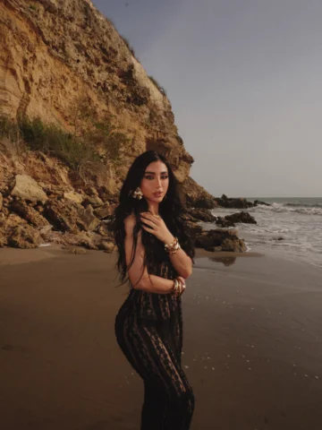 The best thing you’ll ever wear is confidence 🖤
Beach princess energy 🌊🔥