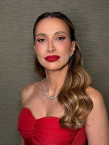 Priscilla Chabbouh make minha para festa de 15 anos da sua filha Júlia. 
.
. cab