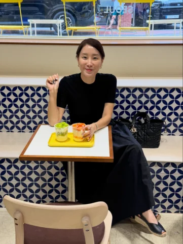교회 끝나고
오랜만에 성수동
#레몬에이드서울
@lemonade.seoul 
오늘 먹고싶었던
과일빙수는 다 먹어봤네요~~
진짜 다 맛있네요♡
#컵