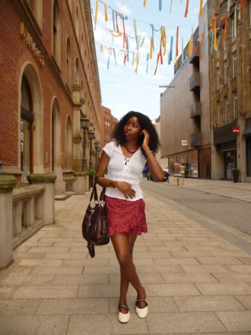 A very chic European summer, somewhere in Germany. 

#elegantwoman #europeanstyl