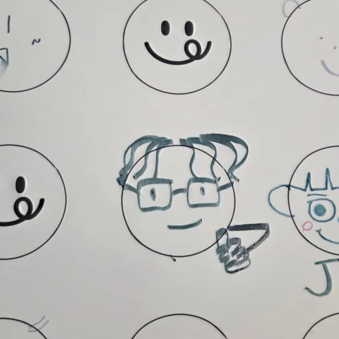 동그라미에 나만의 스마일 그리기 
@cafeknotted_kr #knottedsmile