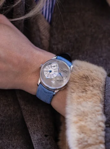 (swipe for more -->)

En 38 mm platine, la F.P. Journe Octa Réserve de Marche co