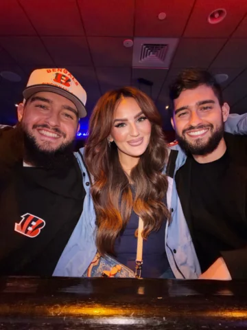 Two for one deal 🤣🤣🤣🤣 

if anyone’s ever dated a twin, you’re stuck with bot