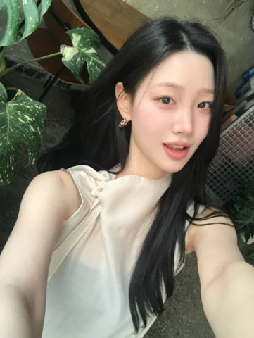 예쁜 언니와 낮 와인하기만큼 좋은 게 있을랑강 *̣(๑˙³˙)*｡⋆˚.