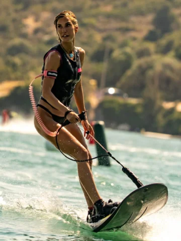 Hobi olsun çocuklarla kayarım diye başladım.
Hayatım  değişti …🏄‍♀️

İyi ki  #j