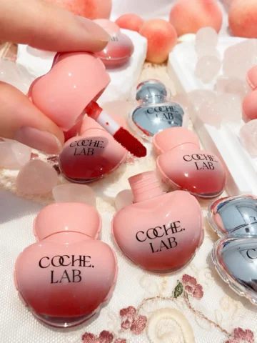 ソンスジャパンでとんでもなく可愛いリップに出会った！！💗
COCHE.LAB（コチェラボ）のコロンとしたハート型バルーンみたいなリップに一目惚れ🍑薄型だから