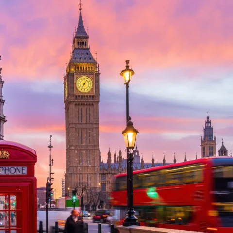 🇬🇧 Iconic & timeless 

From Big Ben and London Eye to royal palaces and lively