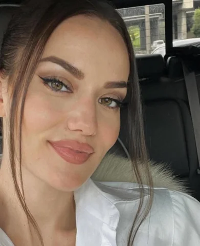 Fahriye Evcen güzelliği diye bir şey var 🫶🏽🌸💞🩷 • #fahriyeevcen