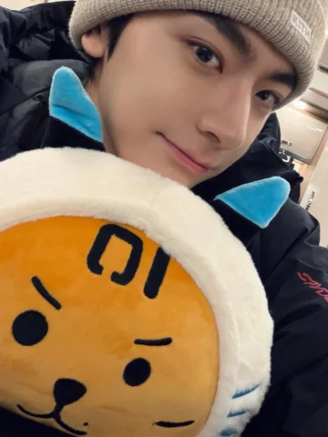 Remember to keep warm in winter ❄️ （feat.My 01🐯 )#01tiger