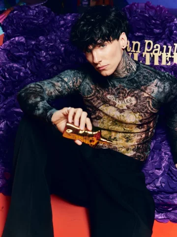 Mi primera cena para Día de Muertos gracias a @jeanpaulgaultier 🖤
