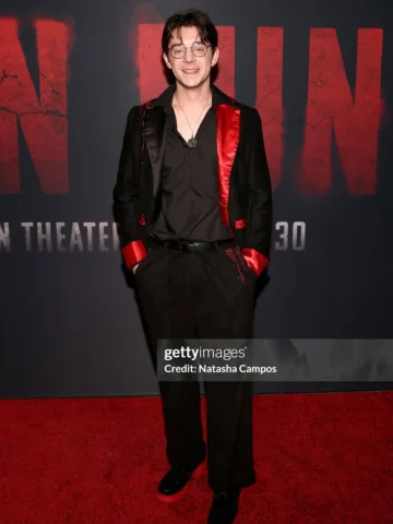 “I feel as though I’m trapped in some sort of…. IRON LUNG!” 

INCREDIBLE suit de