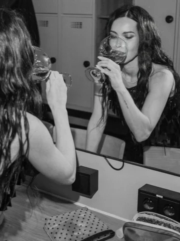 Backstage shots 😜 Swipe to see the whole team in Germany! Thank youuu all 🙏