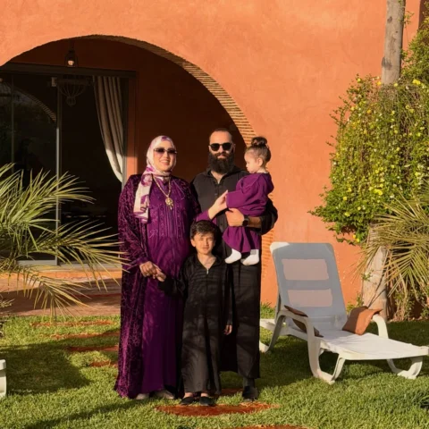⁨	عيدكم مبارك سعيد يا أحلى فاميلا ❤️
أحلى عيد دوزنا اليوم هو وسط العائلة والأحبا